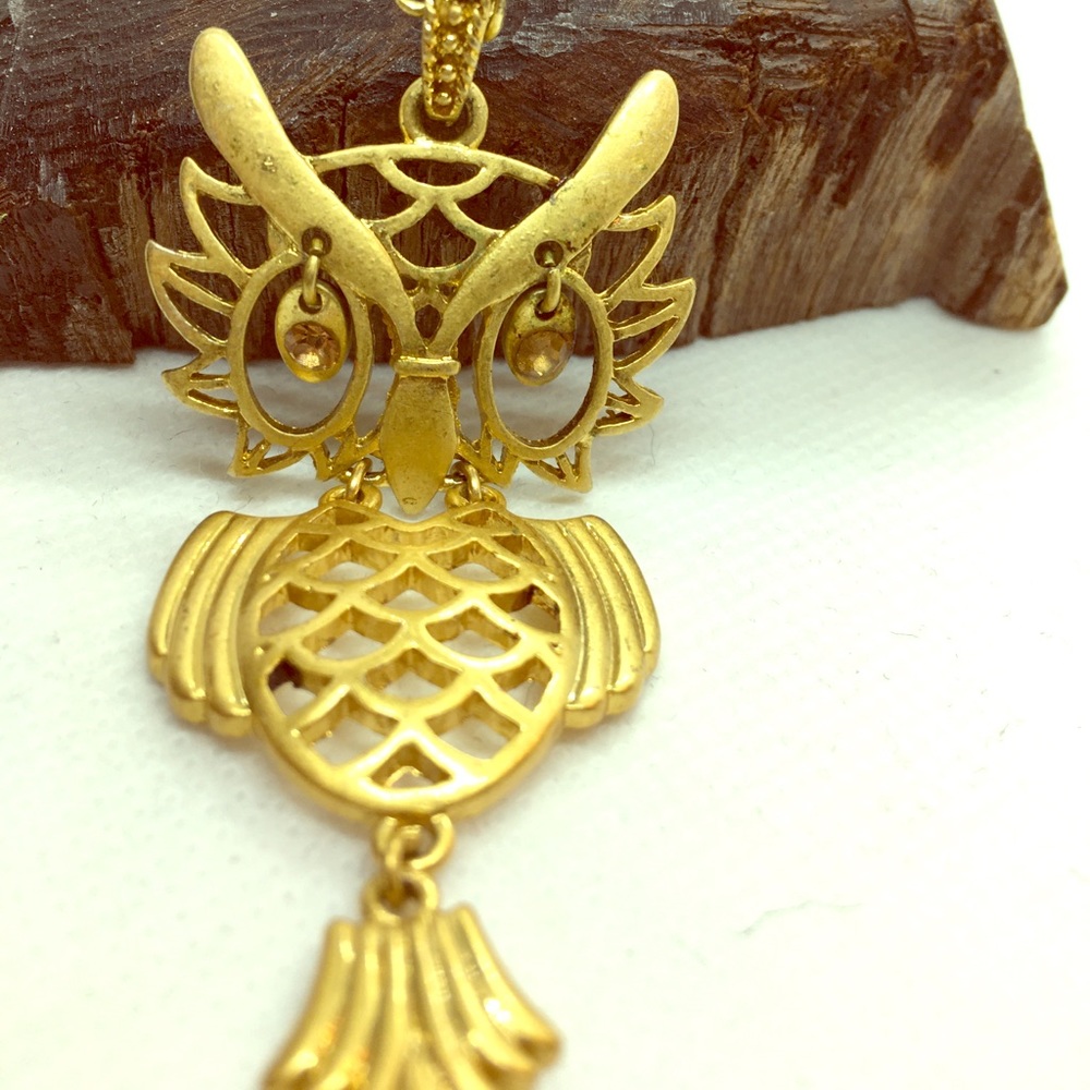 Signed Avon Owl Pendant Necklace Articulated